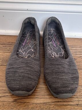 Skechers Dread Knit Slip On Flats Gray Air Cooled Sz 9.5 Memory Foam Comfort